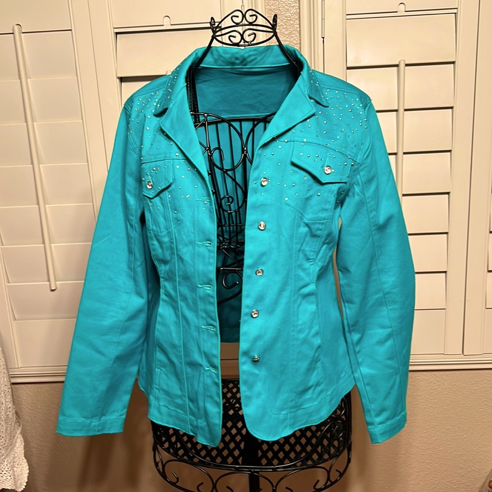 Jean jacket/ pockets / gems and faux diamond buttons … super adorable like new!